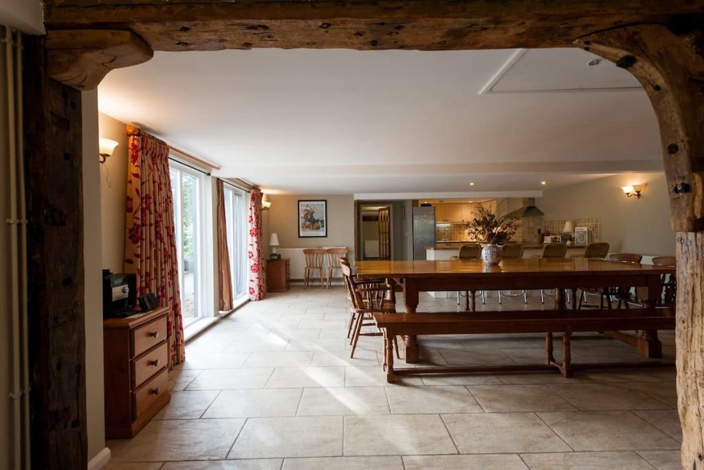Marshlands House, Sleeps 16 - Country Barn With Hot Tub Villa Woodbridge Exterior photo